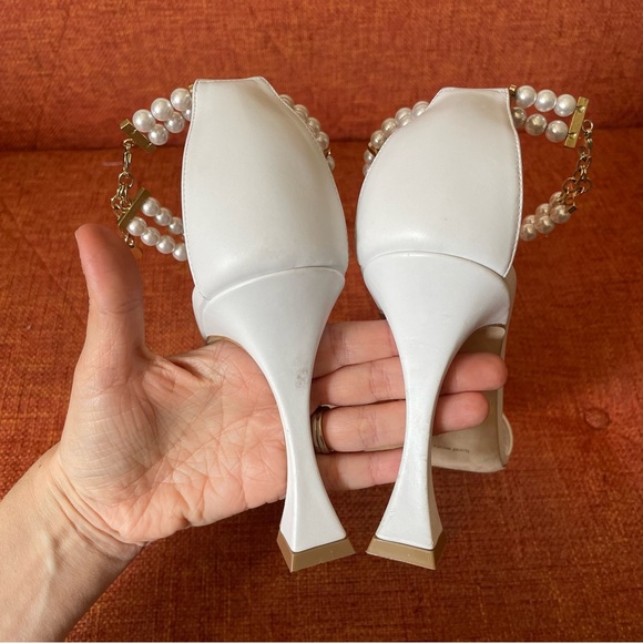 Manolo Blahnik // Charona Man Made Pearl Ankle Strap Sandals Size 40 - Picture 13 of 14